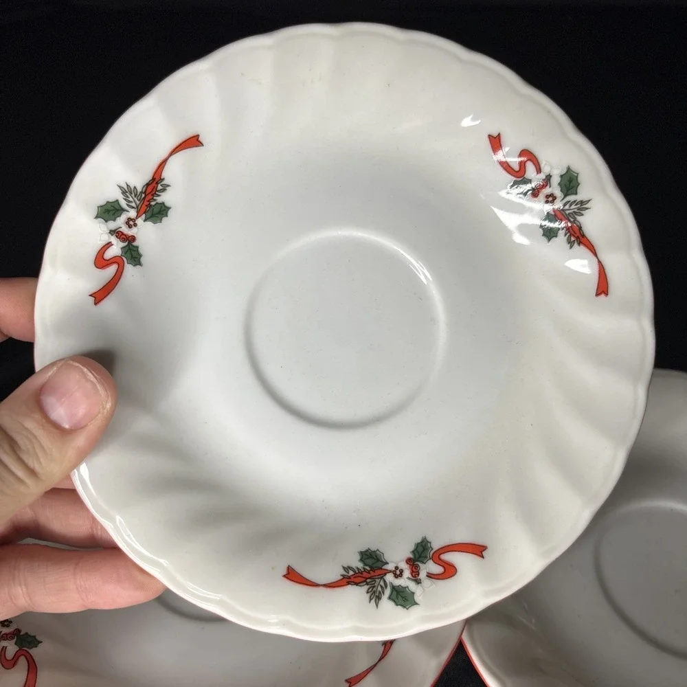 Kopin Christmas Pleasure Scalloped Saucer Set‎ of 4